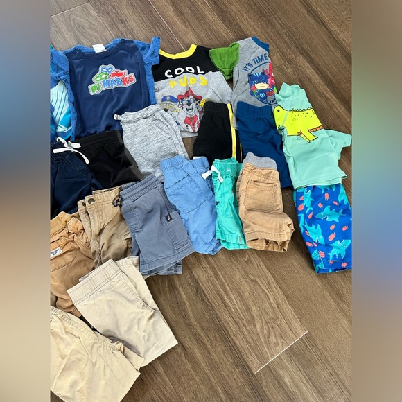 Lot of 2T Boys Clothes - 50+ pieces - Picture 4 of 4